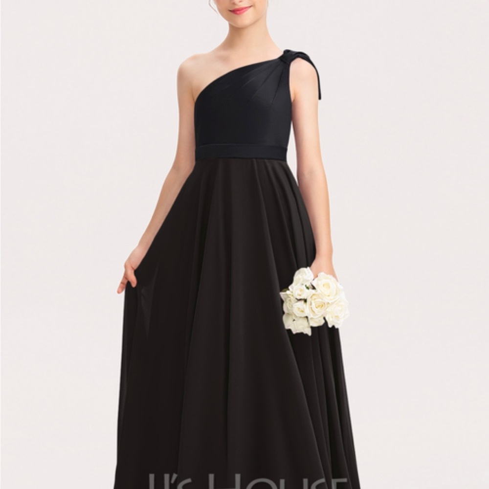 JJ’s Brand New House junior bridesmaids dress
